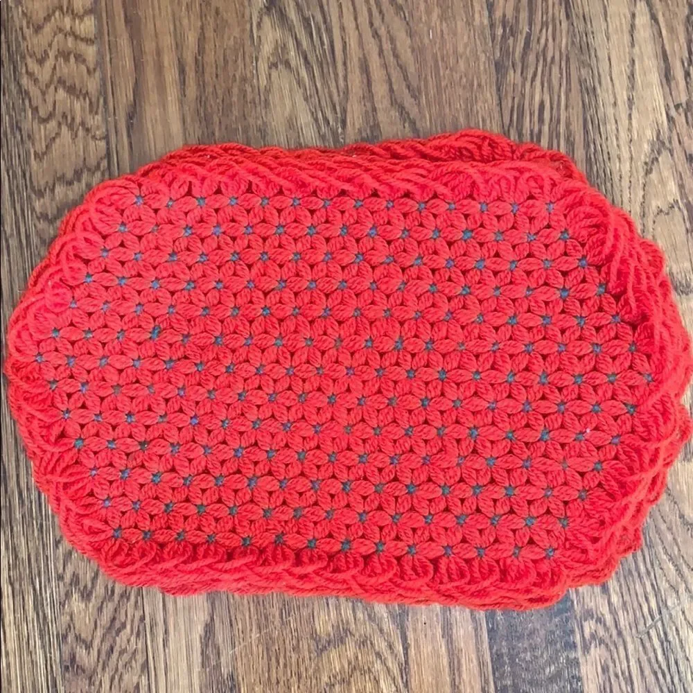 Vtg kitschy red &‎ green yarn Christmas pla…